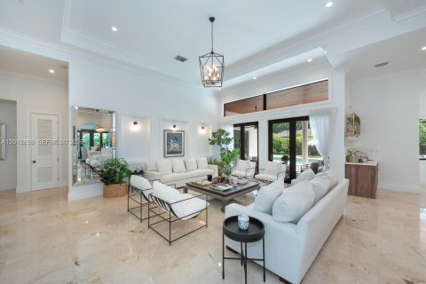 Villa ou maison à vendre à Miami, Floride: 5 chambres, 404.22 m2 № 2085423 - photo 4
