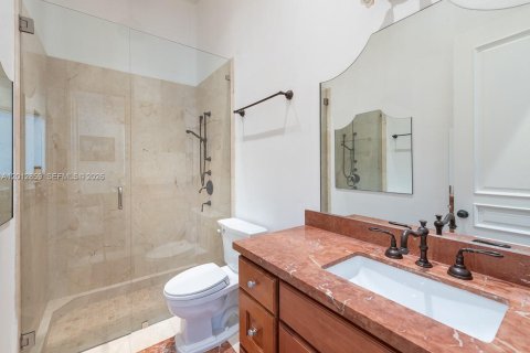 Villa ou maison à vendre à Miami, Floride: 5 chambres, 404.22 m2 № 2085423 - photo 23