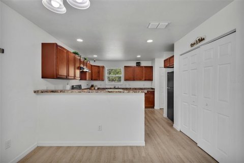 Casa en venta en Casselberry, Florida, 4 dormitorios, 111.39 m2 № 1815961 - foto 9