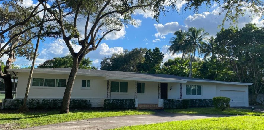 Villa ou maison à Pinecrest, Floride 4 chambres, 344.85 m2 № 1942133
