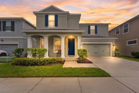 House in Tampa, Florida 4 bedrooms, 279.26 sq.m. № 2291730