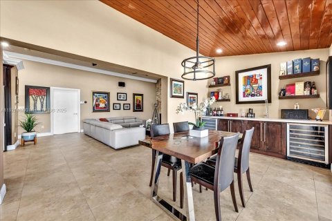 Casa en venta en Miramar, Florida, 4 dormitorios, 272.58 m2 № 1976088 - foto 25