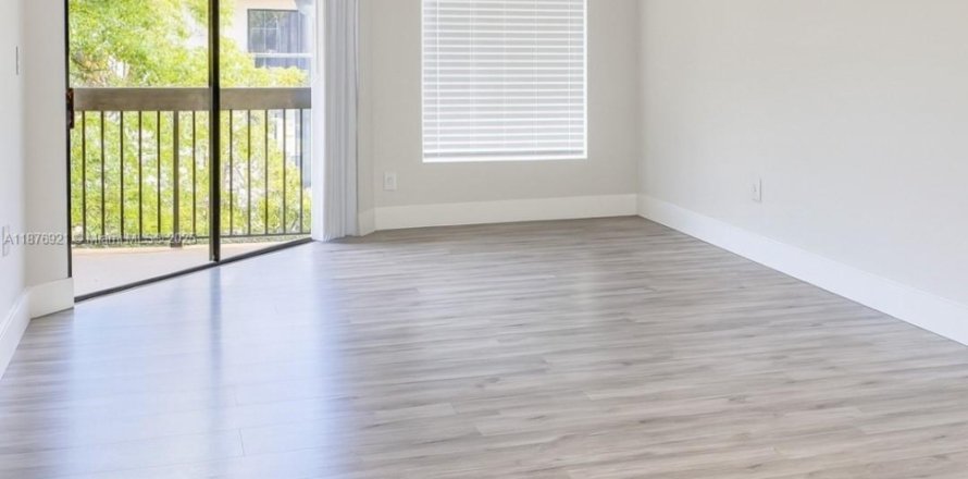 Condo in Miami, Florida, 1 bedroom  № 1980960