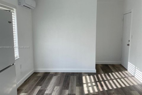 Apartamento en alquiler en Miami, Florida № 1993843 - foto 4