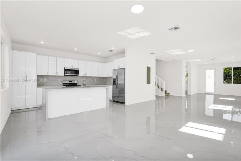 Townhouse in Miami, Florida 5 bedrooms № 2069642 - photo 10