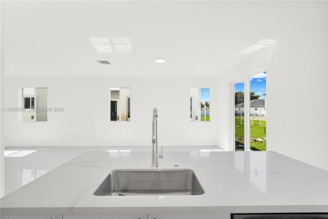 Townhouse in Miami, Florida 5 bedrooms № 2069642 - photo 3