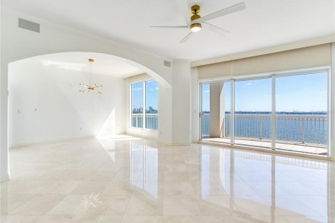 Condo in Tampa, Florida, 3 bedrooms № 2125299 - photo 17