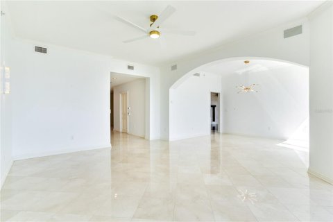 Condo in Tampa, Florida, 3 bedrooms № 2125299 - photo 18