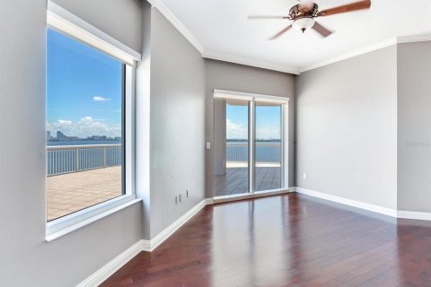 Condo in Tampa, Florida, 3 bedrooms № 2125299 - photo 28