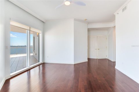Condo in Tampa, Florida, 3 bedrooms № 2125299 - photo 29