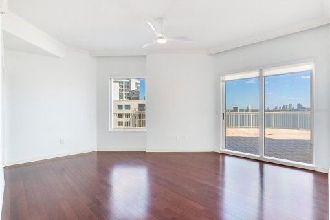 Condo in Tampa, Florida, 3 bedrooms № 2125299 - photo 24