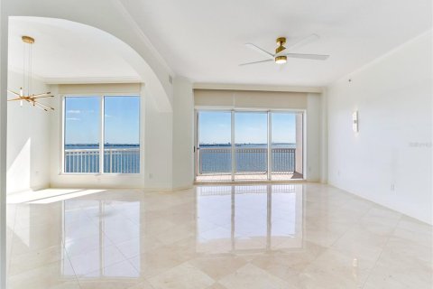 Condo in Tampa, Florida, 3 bedrooms № 2125299 - photo 16