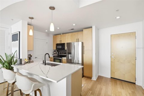 Condo in Orlando, Florida, 2 bedrooms  № 2222532 - photo 7