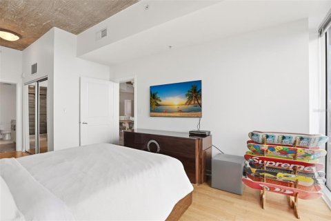 Condo in Orlando, Florida, 2 bedrooms  № 2222532 - photo 19