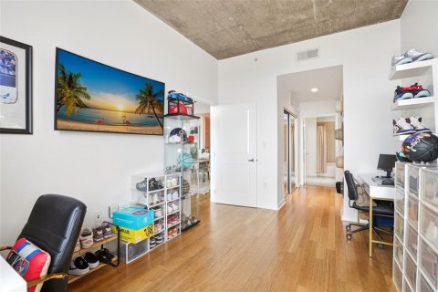 Condo in Orlando, Florida, 2 bedrooms  № 2222532 - photo 23