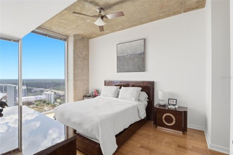 Condo in Orlando, Florida, 2 bedrooms  № 2222532 - photo 17