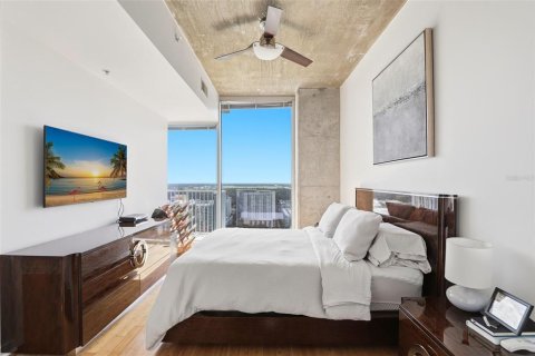 Condo in Orlando, Florida, 2 bedrooms  № 2222532 - photo 18
