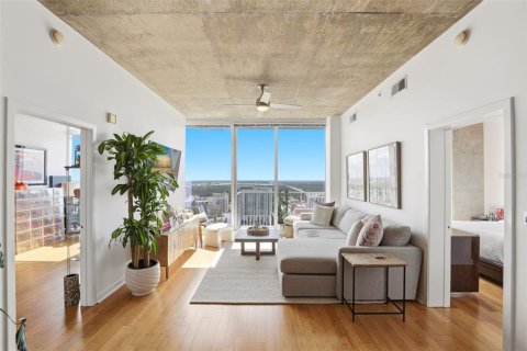 Condo in Orlando, Florida, 2 bedrooms  № 2222532 - photo 13