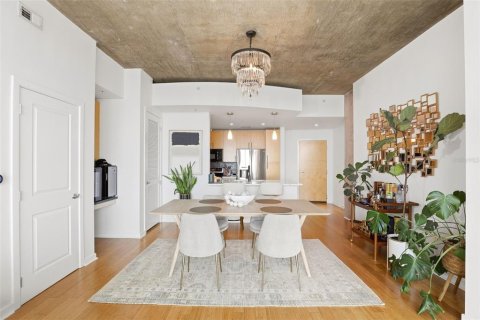 Condo in Orlando, Florida, 2 bedrooms  № 2222532 - photo 12