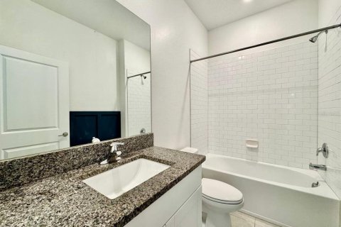 Touwnhouse à louer à Tampa, Floride: 3 chambres, 180.69 m2 № 2151191 - photo 18