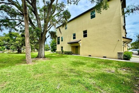 Touwnhouse à louer à Tampa, Floride: 3 chambres, 180.69 m2 № 2151191 - photo 2