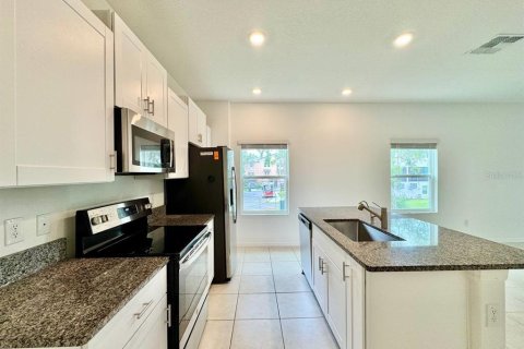 Touwnhouse à louer à Tampa, Floride: 3 chambres, 180.69 m2 № 2151191 - photo 11