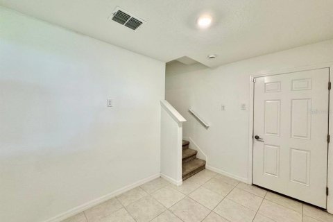 Touwnhouse à louer à Tampa, Floride: 3 chambres, 180.69 m2 № 2151191 - photo 4