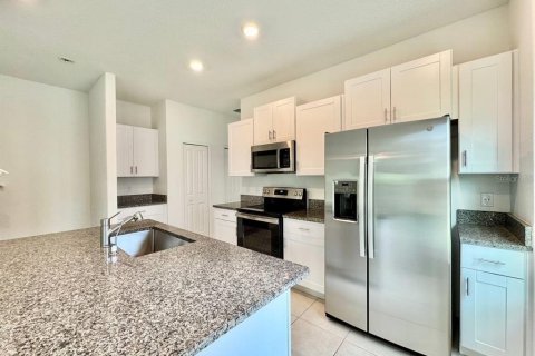 Touwnhouse à louer à Tampa, Floride: 3 chambres, 180.69 m2 № 2151191 - photo 13