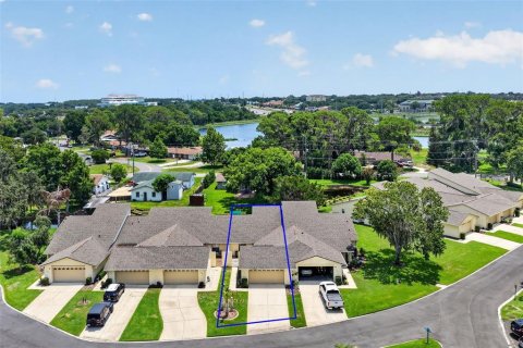 Condo in Tavares, Florida, 2 bedrooms  № 2267086