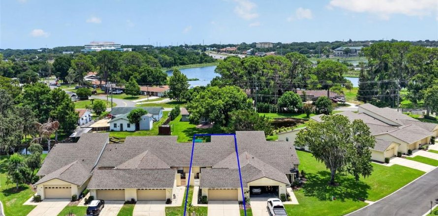 Condo in Tavares, Florida, 2 bedrooms № 2267086
