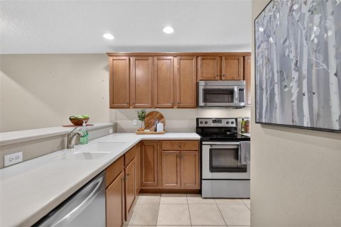 Condo in Tavares, Florida, 2 bedrooms № 2267086 - photo 15