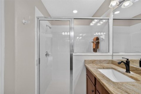 Condo in Tavares, Florida, 2 bedrooms № 2267086 - photo 23