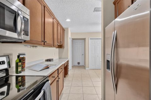 Condo in Tavares, Florida, 2 bedrooms № 2267086 - photo 16