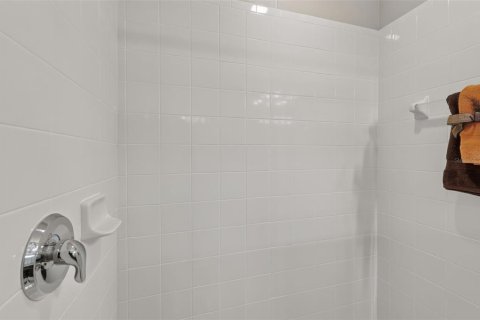 Condo in Tavares, Florida, 2 bedrooms № 2267086 - photo 24
