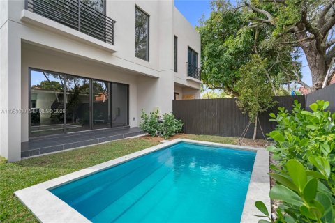 Adosado en venta en Miami, Florida, 3 dormitorios, 207.82 m2 № 2025408 - foto 5