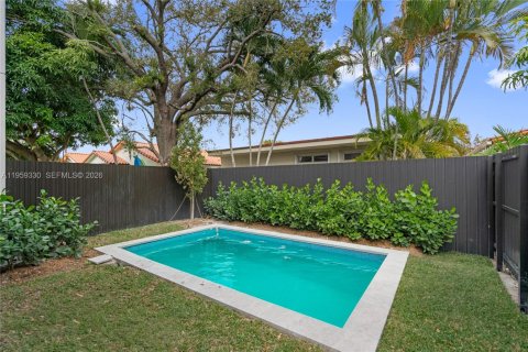 Adosado en venta en Miami, Florida, 3 dormitorios, 207.82 m2 № 2025408 - foto 4