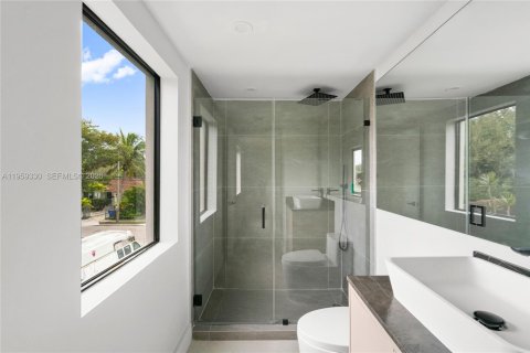 Adosado en venta en Miami, Florida, 3 dormitorios, 207.82 m2 № 2025408 - foto 23
