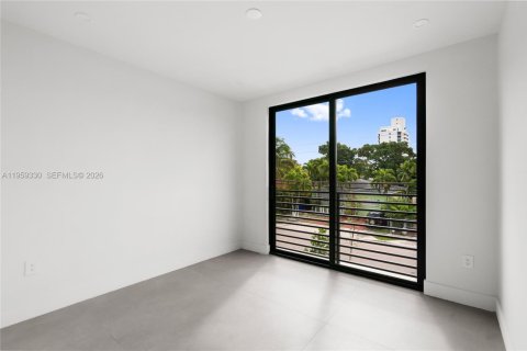 Adosado en venta en Miami, Florida, 3 dormitorios, 207.82 m2 № 2025408 - foto 24