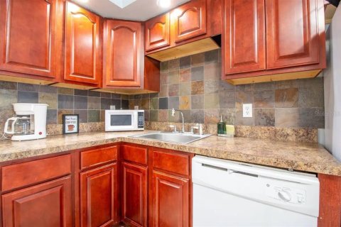 Villa ou maison à louer à Orlando, Floride: 3 chambres, 95.04 m2 № 531272 - photo 6
