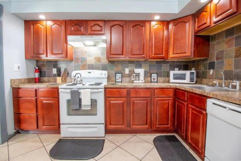 Villa ou maison à louer à Orlando, Floride: 3 chambres, 95.04 m2 № 531272 - photo 4