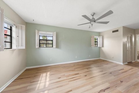 Condo in Belleair, Florida, 2 bedrooms  № 2208317 - photo 24