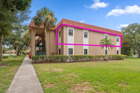 Condo in Belleair, Florida, 2 bedrooms  № 2208317 - photo 4