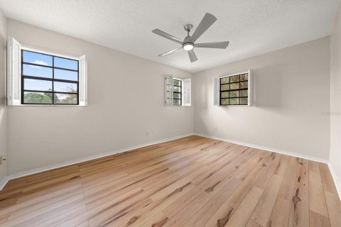 Condo in Belleair, Florida, 2 bedrooms  № 2208317 - photo 30