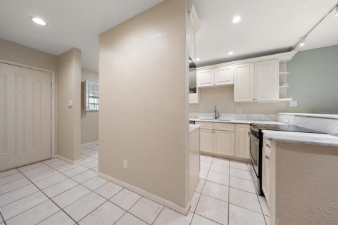 Condo in Belleair, Florida, 2 bedrooms  № 2208317 - photo 15