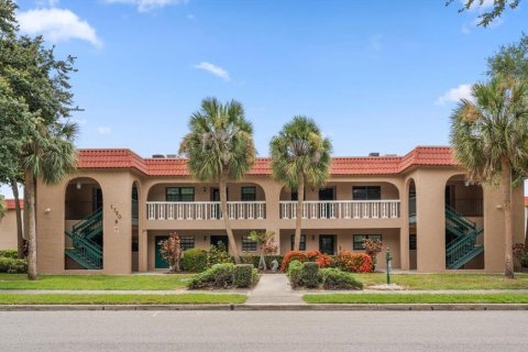 Condo in Belleair, Florida, 2 bedrooms № 2208317
