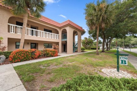 Condo in Belleair, Florida, 2 bedrooms  № 2208317 - photo 5