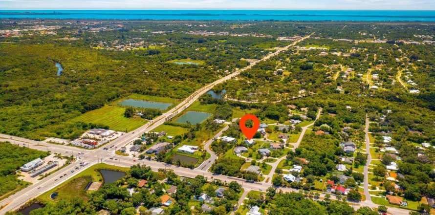 Casa en Fort Pierce, Florida 3 dormitorios, 191.75 m2 № 1222474