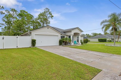 House in Palm Coast, Florida 3 bedrooms, 153.85 sq.m. № 1908716 - photo 1