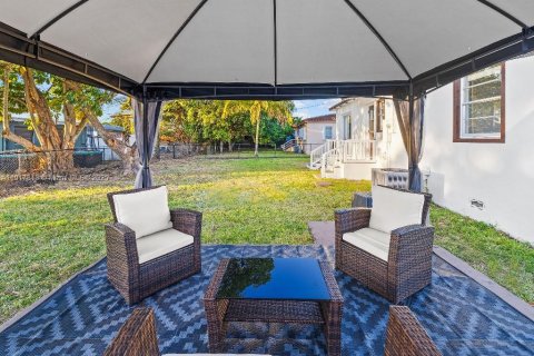 Купить виллу или дом в Майами, Флорида 3 комнаты, 86.96м2, № 1972945 - фото 22