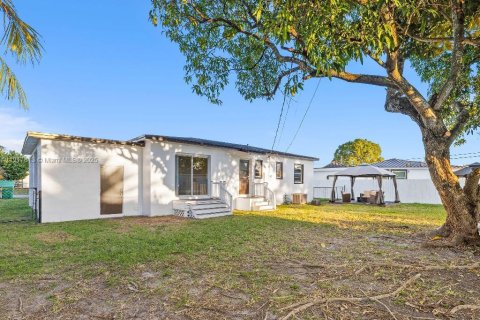 Купить виллу или дом в Майами, Флорида 3 комнаты, 86.96м2, № 1972945 - фото 20